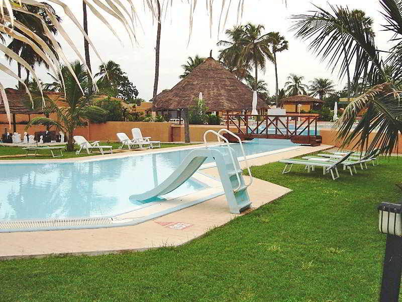Sunbeach Hotel & Resort Bakau Екстериор снимка