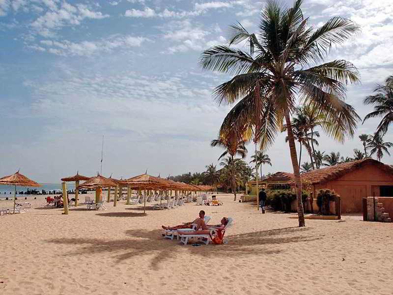 Sunbeach Hotel & Resort Bakau Екстериор снимка