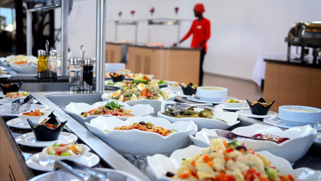 Sunbeach Hotel & Resort Bakau Екстериор снимка
