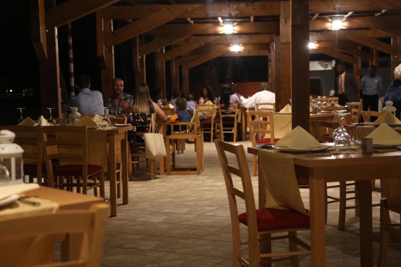 Sunbeach Hotel & Resort Bakau Екстериор снимка