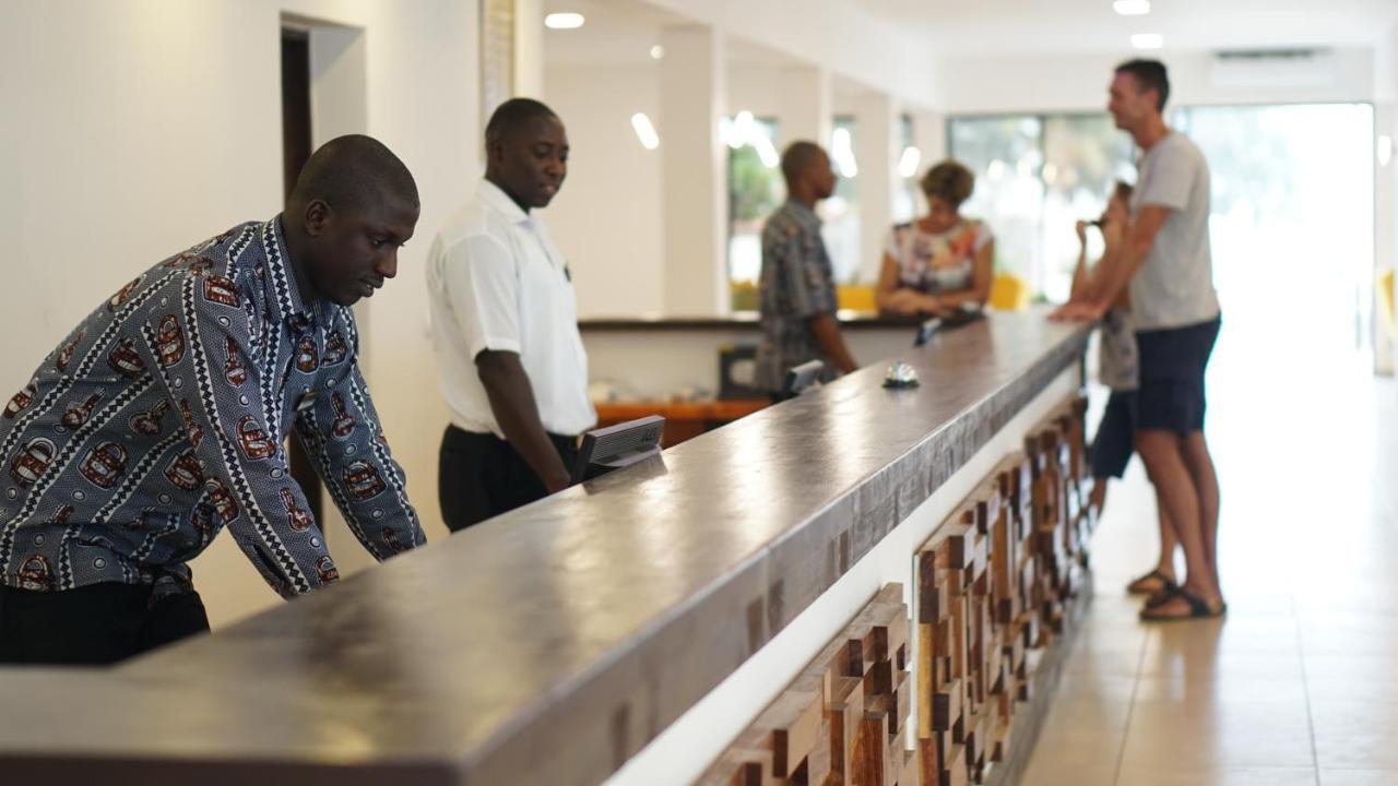 Sunbeach Hotel & Resort Bakau Екстериор снимка